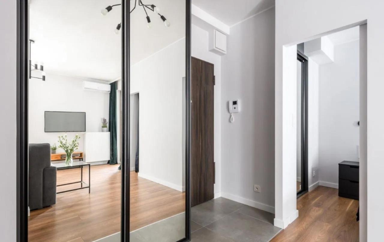 Modern Apartments With Access To The Pool Near Rondo Daszynskiego Station Warschau Exterior foto