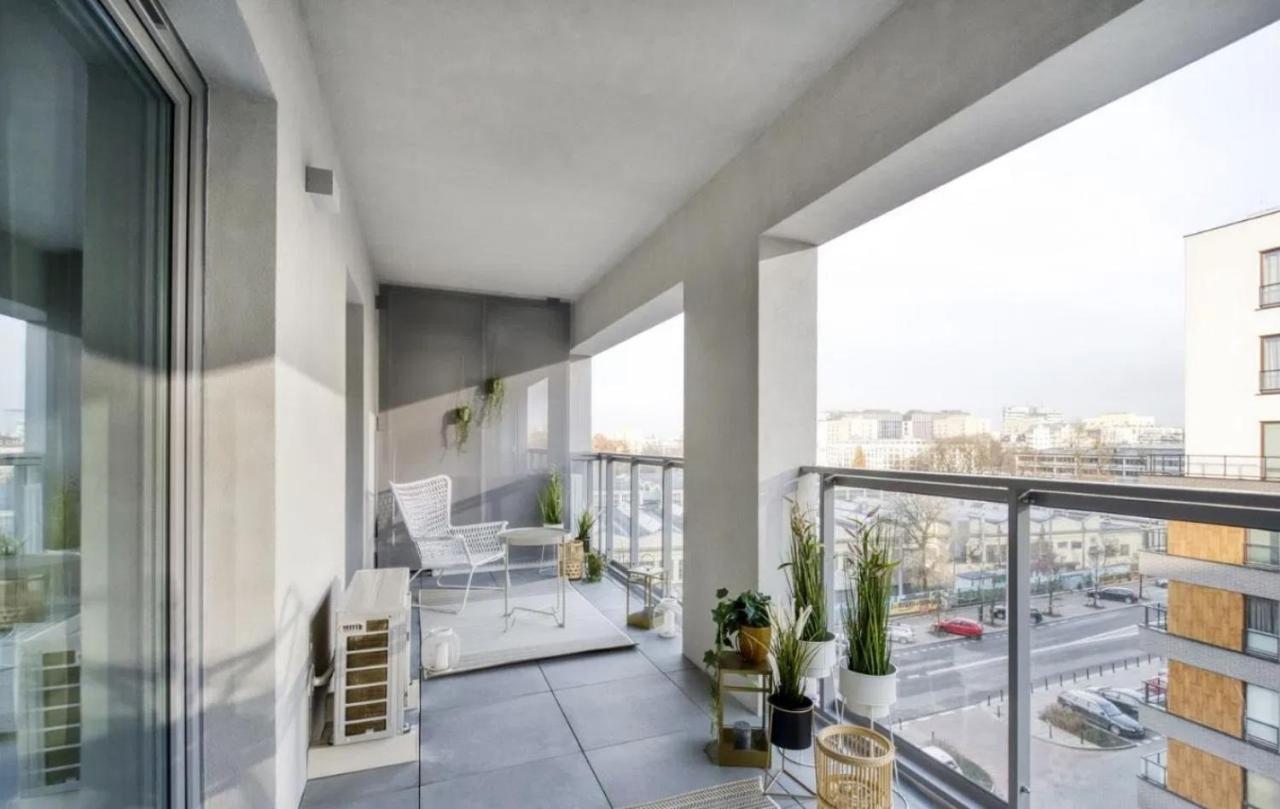 Modern Apartments With Access To The Pool Near Rondo Daszynskiego Station Warschau Exterior foto