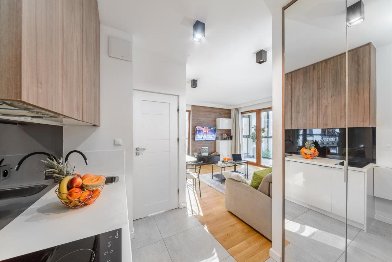 Modern Apartments With Access To The Pool Near Rondo Daszynskiego Station Warschau Exterior foto